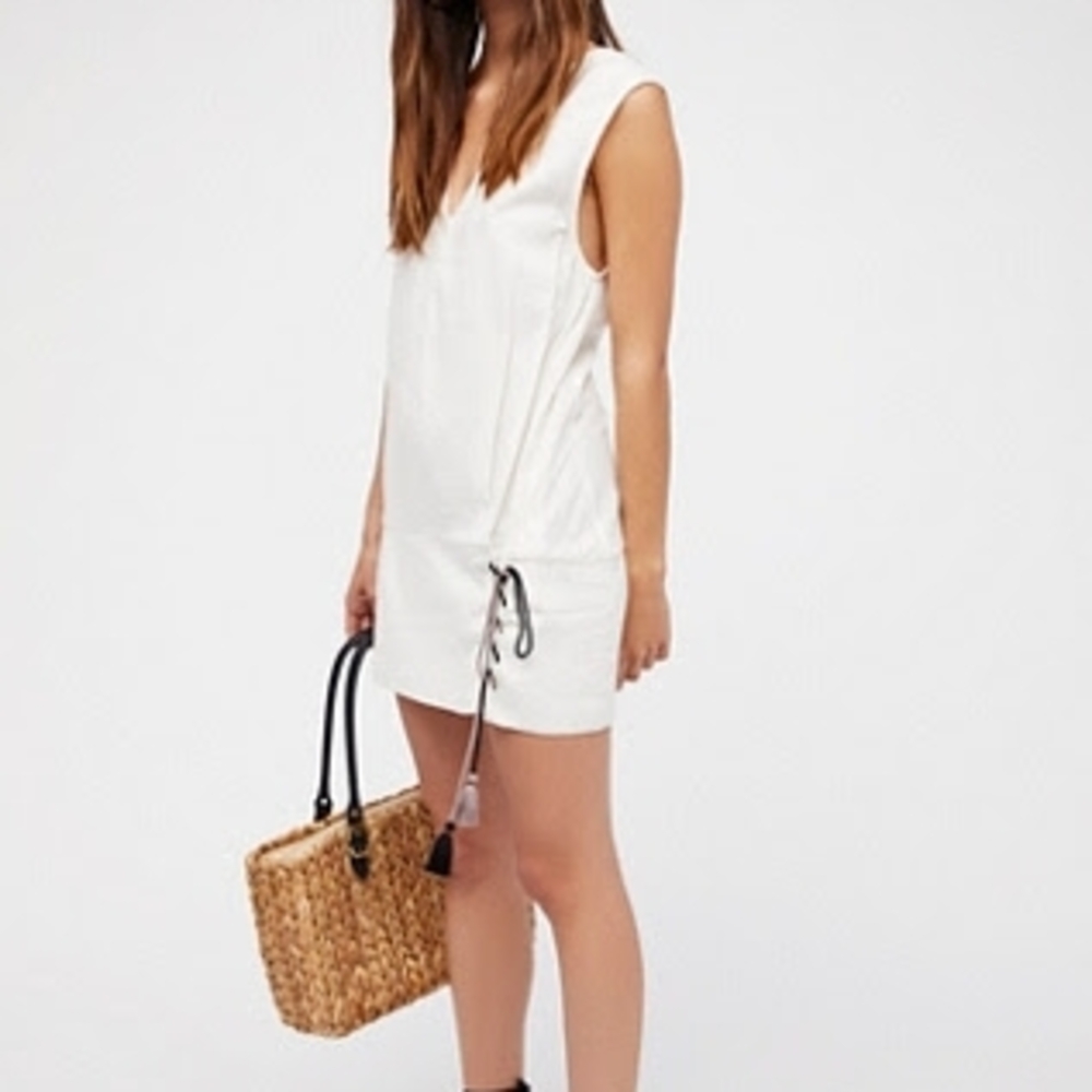 Free People White Sleeveless V-Neck Lace-Up Side Mini Beach Cover Up